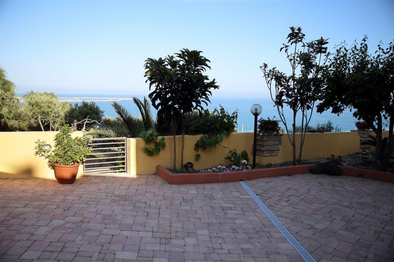 Villa Yellow House Licata Buitenkant foto