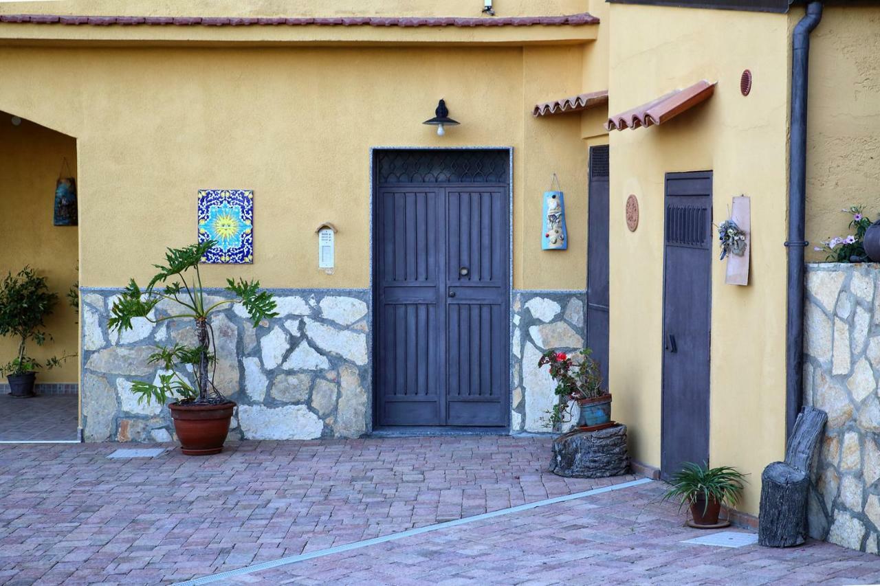 Villa Yellow House Licata Buitenkant foto